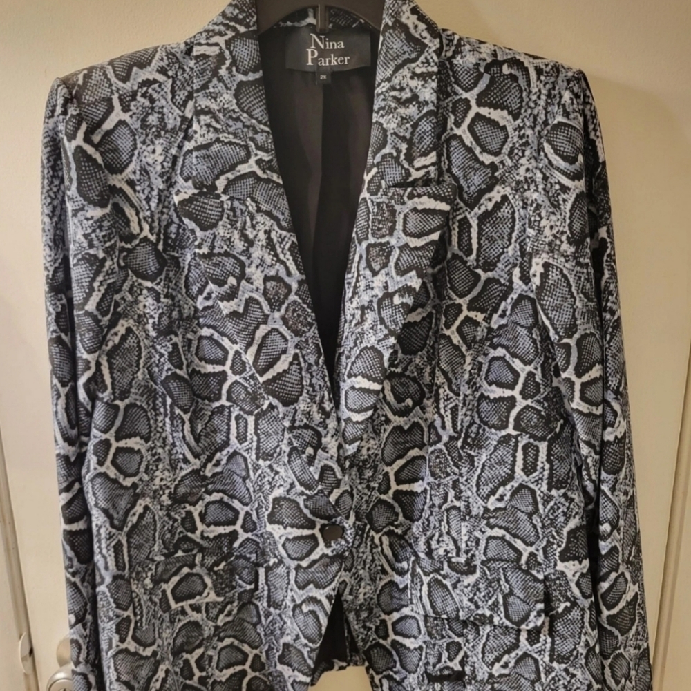 Nina Parker Women's Trendy Printed Blazer Size 2X NWOT